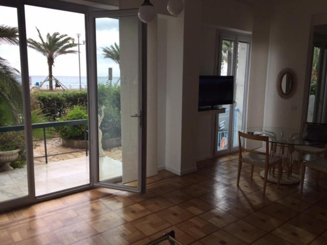 91 Promenade Des Anglais Le Stellamar Nice Exterior foto